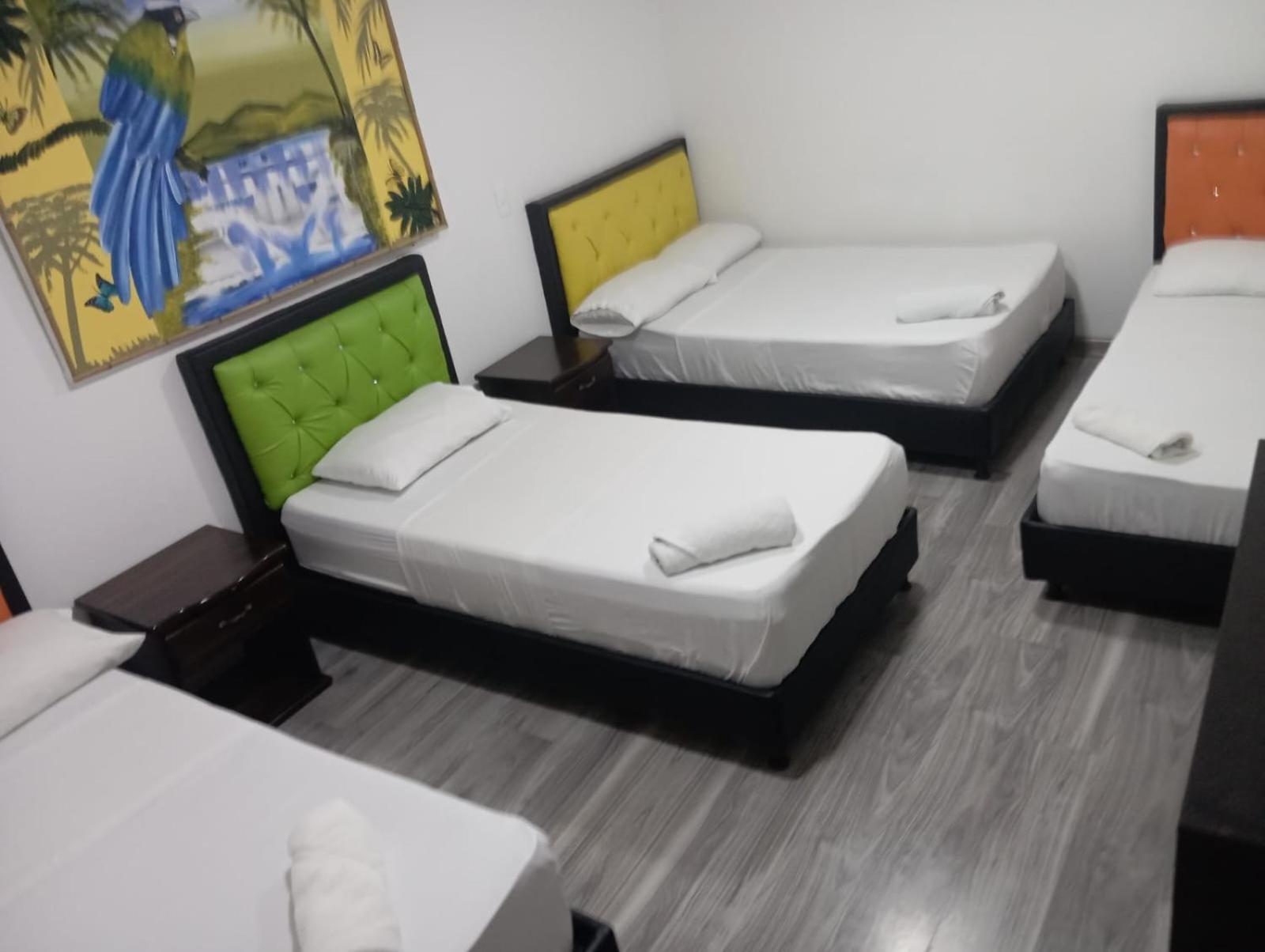 Hotel Las Flores Санта-Роса-де-Кабаль Экстерьер фото